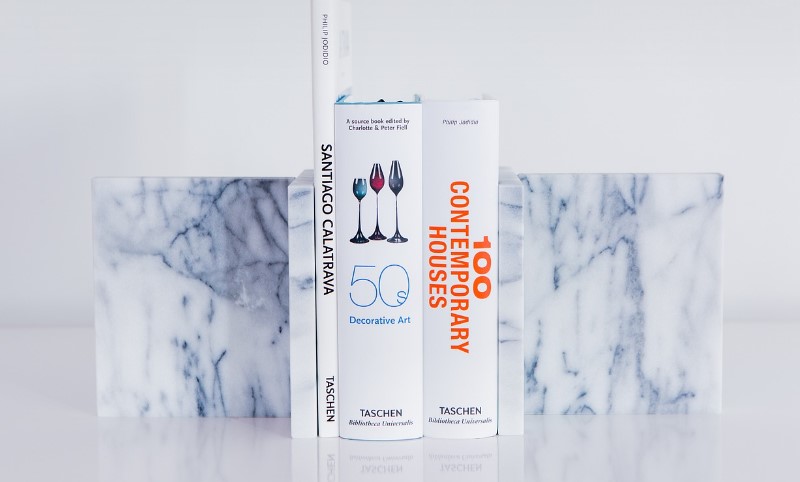 Các tiểu thuyết bán chạy trên Amazon
