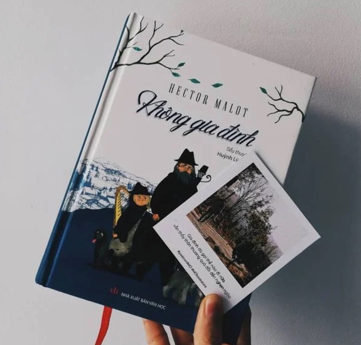 Tiểu thuyết Không Gia Đình