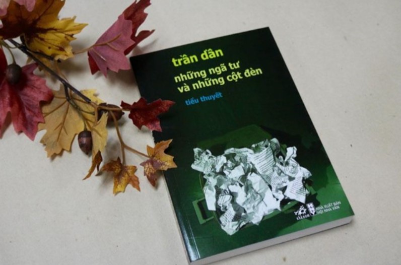 Thành tựu của tiểu thuyết "Những Ngã Tư Và Những Cột Đèn"
