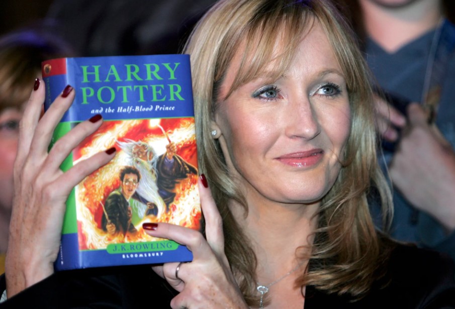 Tuổi thơ và niềm đam mê của J.K. Rowling