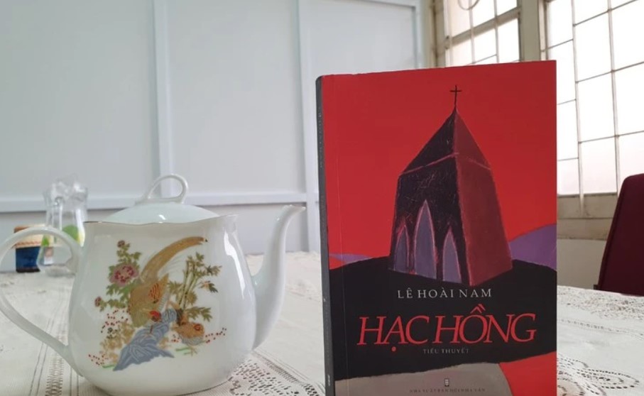 Bức tranh xã hội trong tiểu thuyết Hạc Hồng