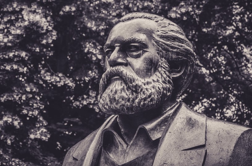 Sự ra đời của chủ nghĩa Mac liên quan đến Karl Marx
